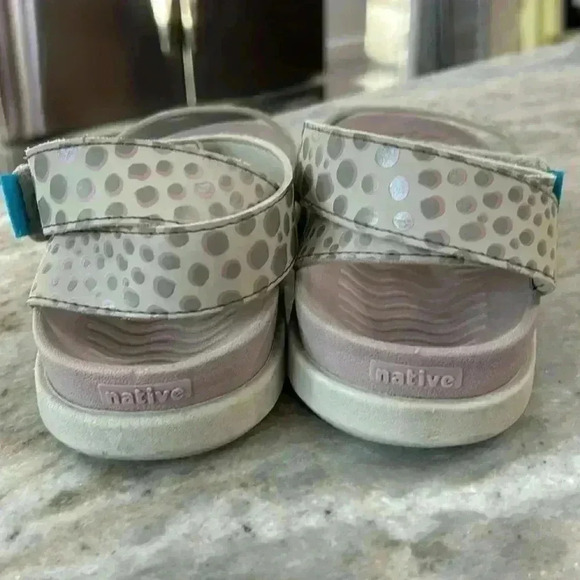 Native Women’s Juliet Print Ankle Strap Sandals Hook Loop Closure Size 8 - Picture 6 of 8